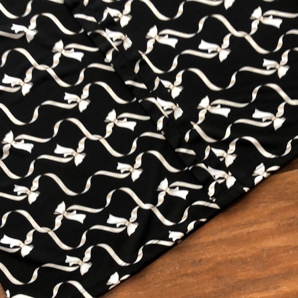 - WHBM Sleeveless Top - Size Large - Picture 6 of 12